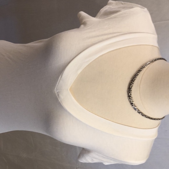 Mossimo V-Neck T-shirt - Picture 2 of 3